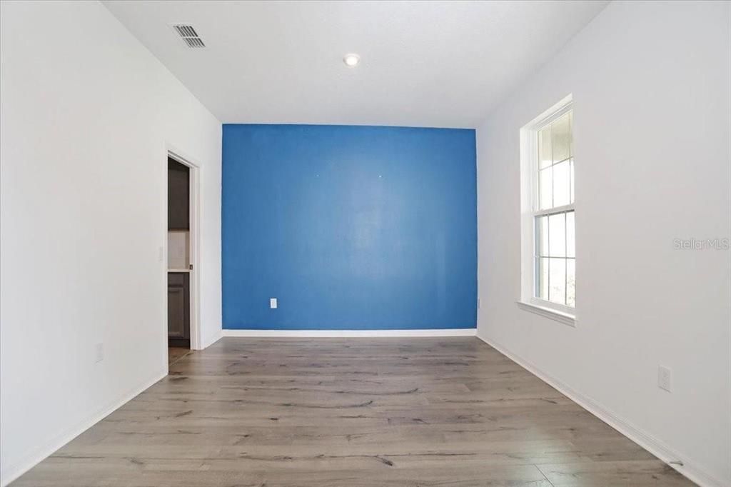 For Rent: $3,500 (5 beds, 4 baths, 3857 Square Feet)