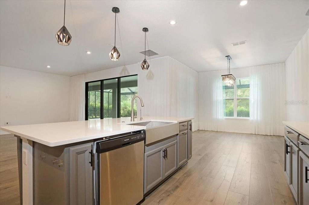 For Rent: $3,500 (5 beds, 4 baths, 3857 Square Feet)