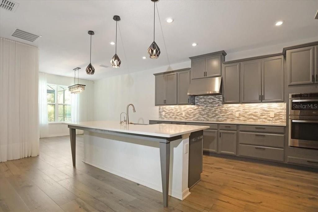 For Rent: $3,500 (5 beds, 4 baths, 3857 Square Feet)