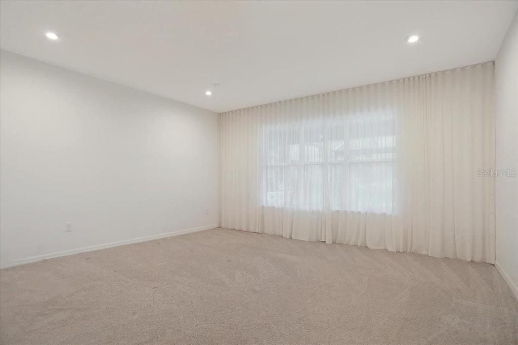 For Rent: $3,500 (5 beds, 4 baths, 3857 Square Feet)