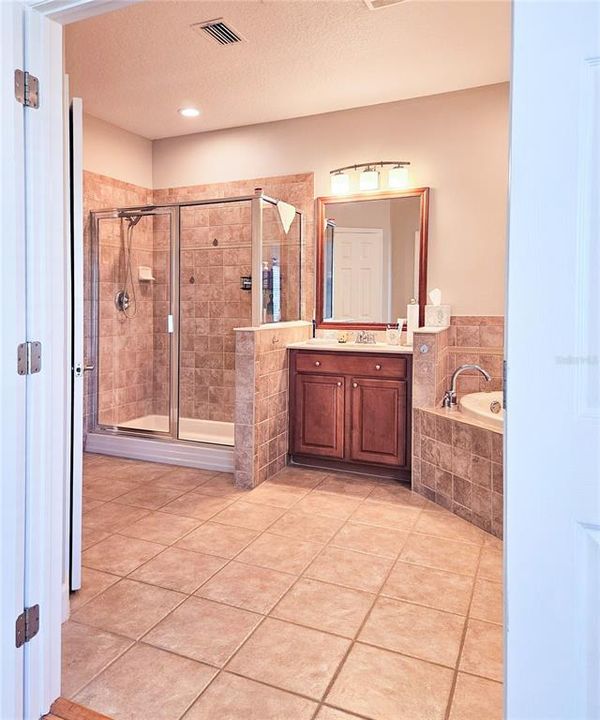 待售: $599,900 (4 贝兹, 2 浴室, 2130 平方英尺)