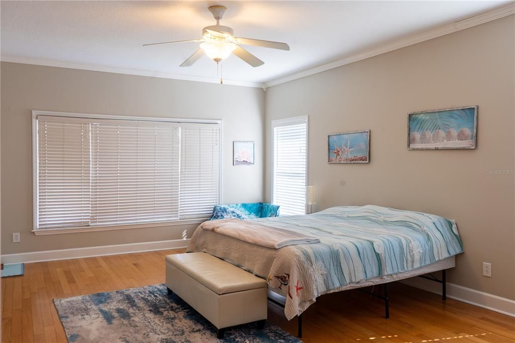 待售: $599,900 (4 贝兹, 2 浴室, 2130 平方英尺)