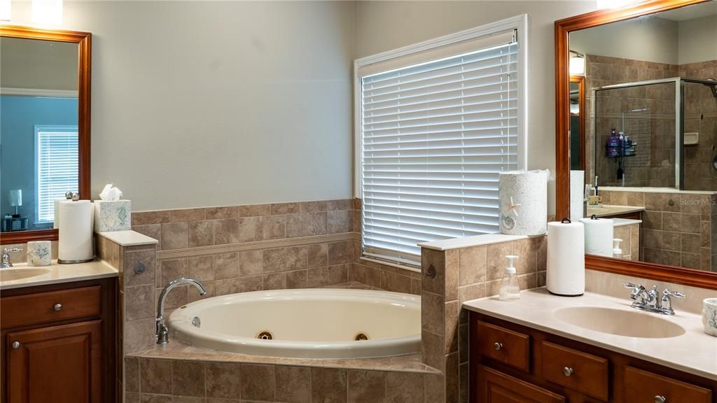 待售: $599,900 (4 贝兹, 2 浴室, 2130 平方英尺)