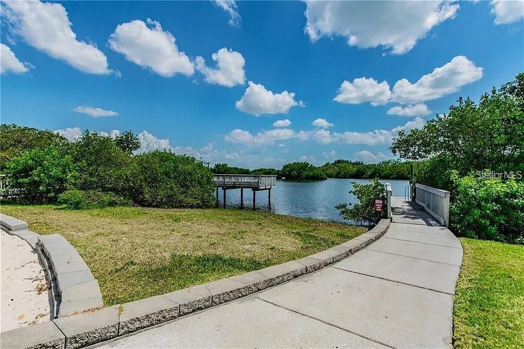 待售: $599,900 (4 贝兹, 2 浴室, 2130 平方英尺)