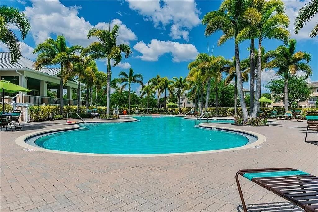 待售: $599,900 (4 贝兹, 2 浴室, 2130 平方英尺)