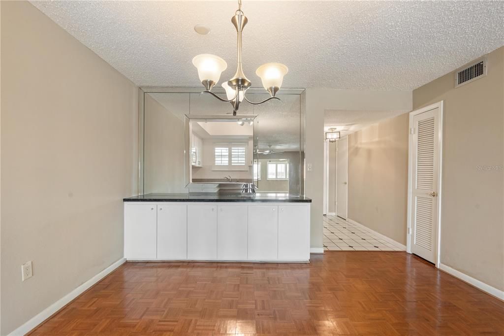 En Venta: $159,900 (2 camas, 2 baños, 1388 Pies cuadrados)