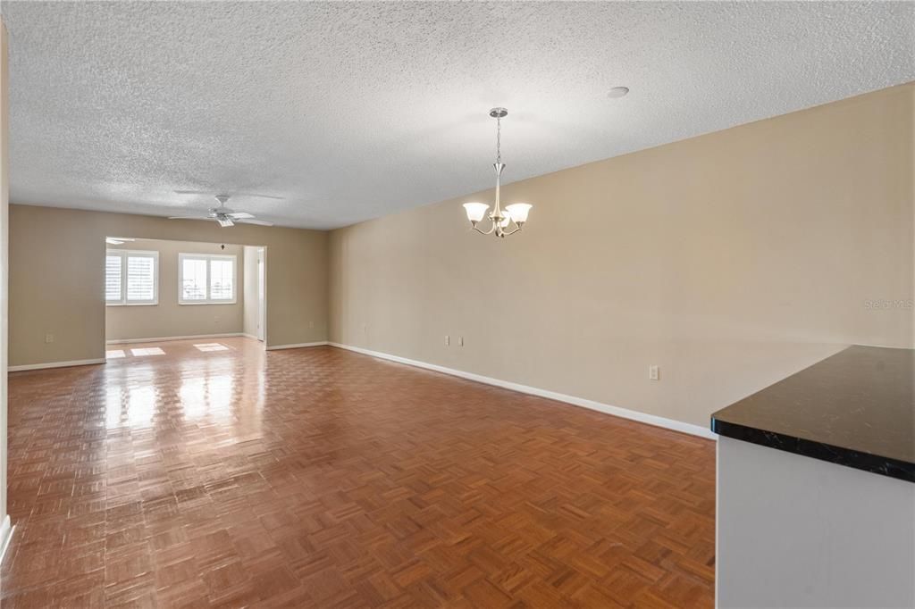 En Venta: $159,900 (2 camas, 2 baños, 1388 Pies cuadrados)