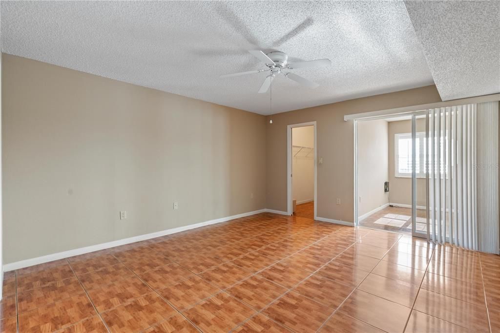 En Venta: $159,900 (2 camas, 2 baños, 1388 Pies cuadrados)