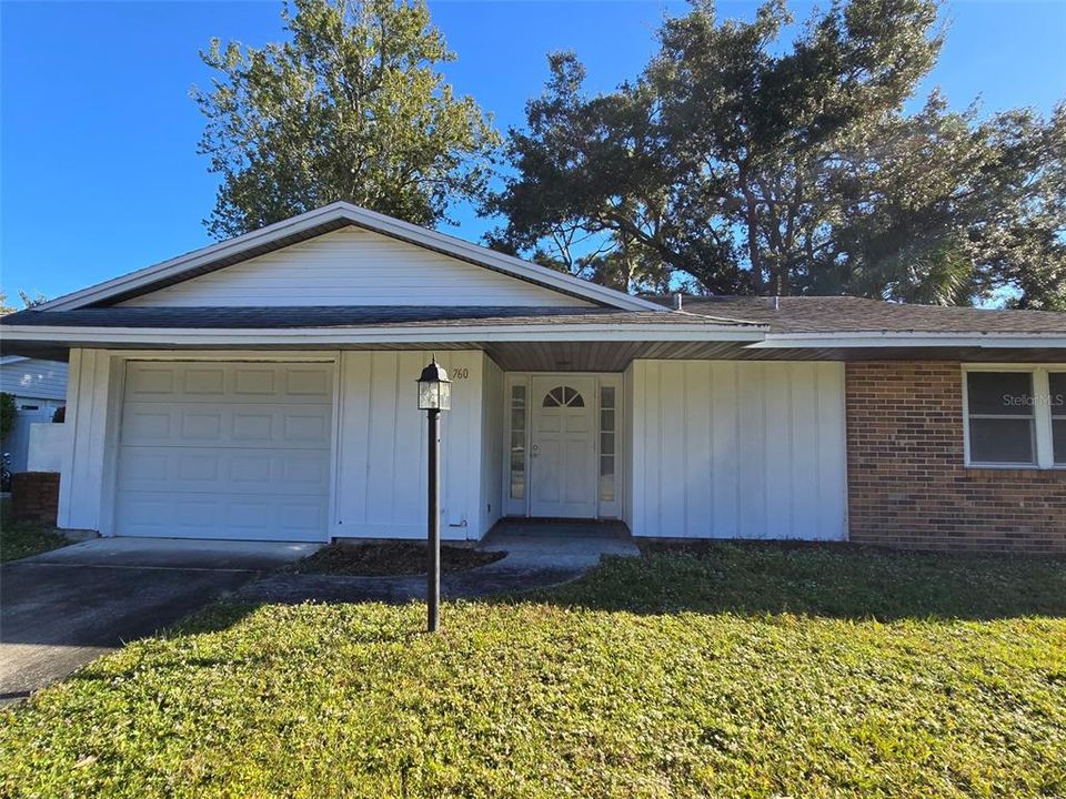 For Sale: $329,000 (2 beds, 2 baths, 1288 Square Feet)