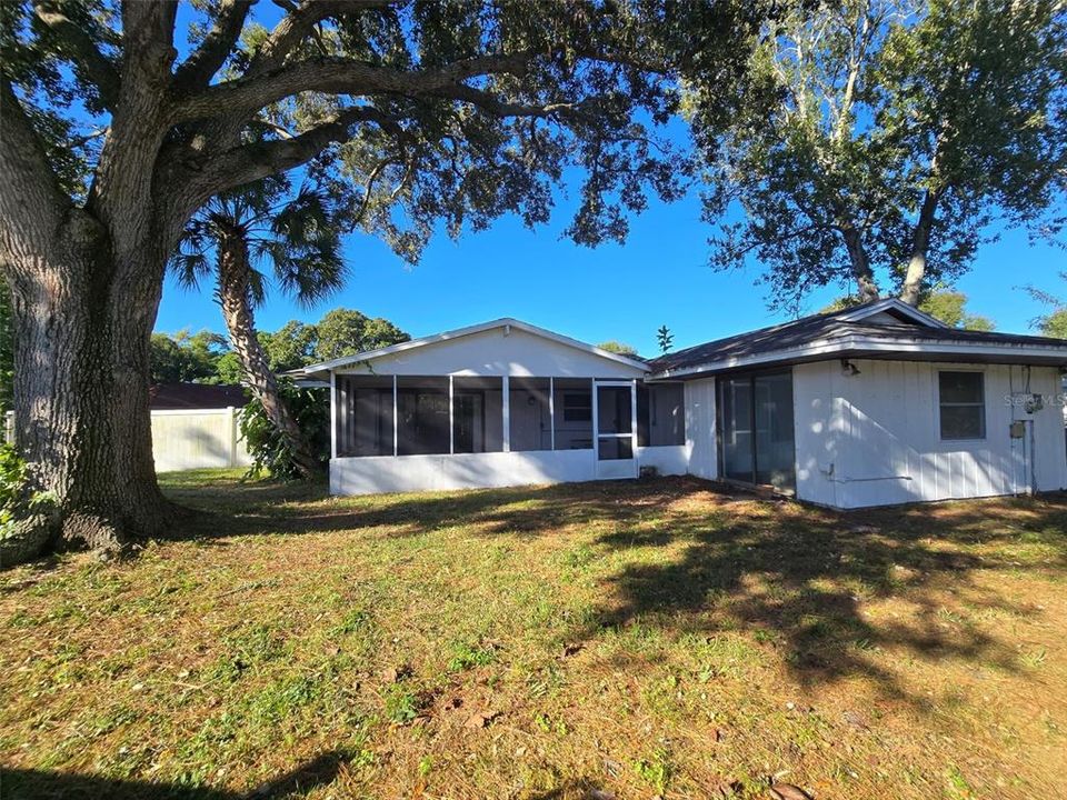 For Sale: $329,000 (2 beds, 2 baths, 1288 Square Feet)