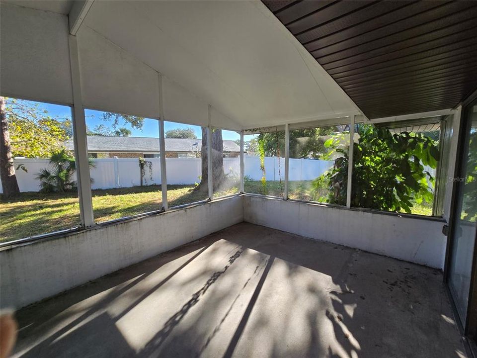 For Sale: $329,000 (2 beds, 2 baths, 1288 Square Feet)