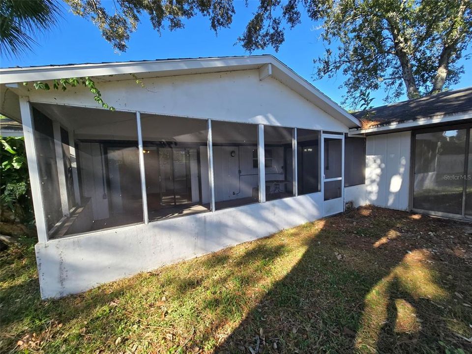 For Sale: $329,000 (2 beds, 2 baths, 1288 Square Feet)