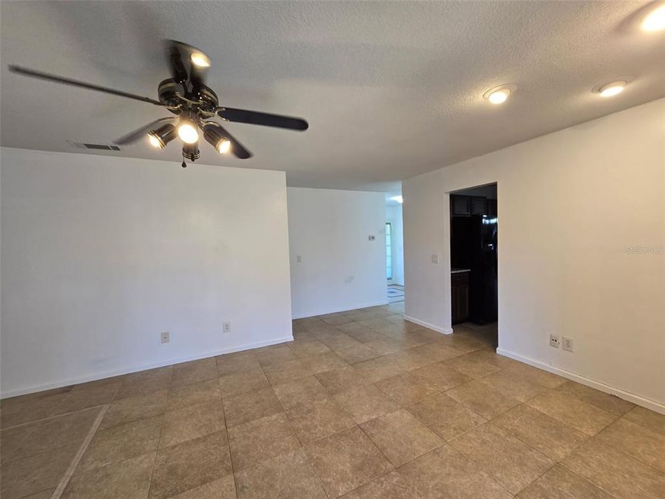 For Sale: $329,000 (2 beds, 2 baths, 1288 Square Feet)