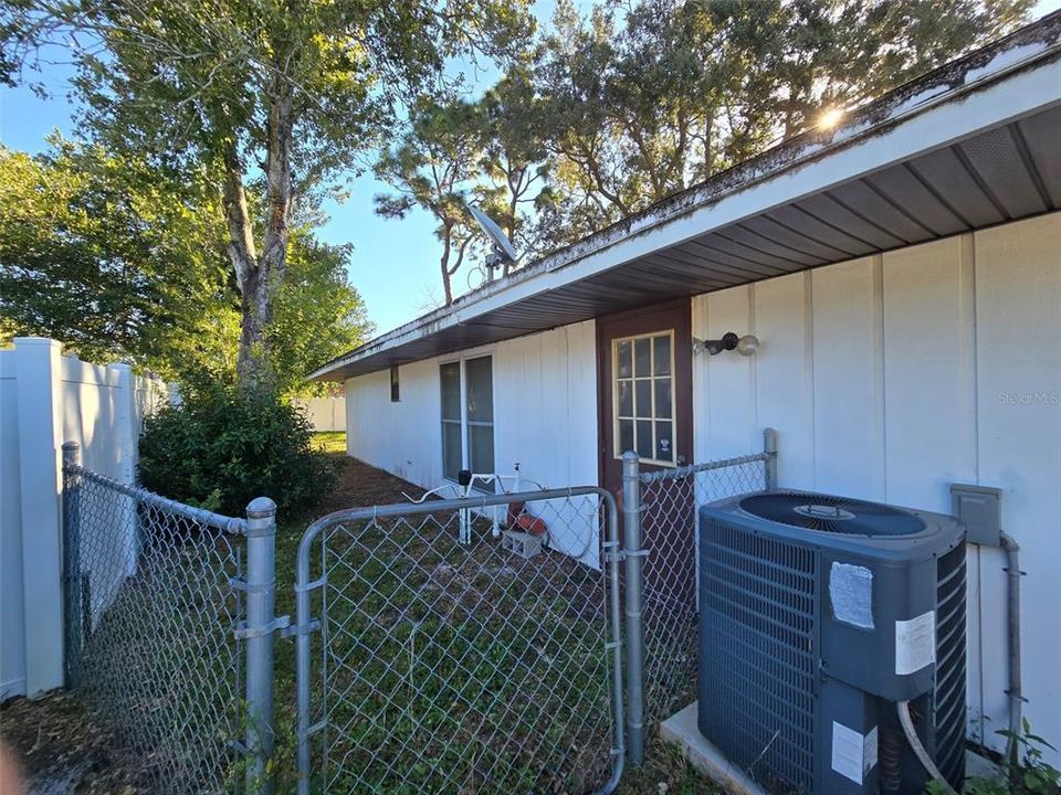 For Sale: $329,000 (2 beds, 2 baths, 1288 Square Feet)