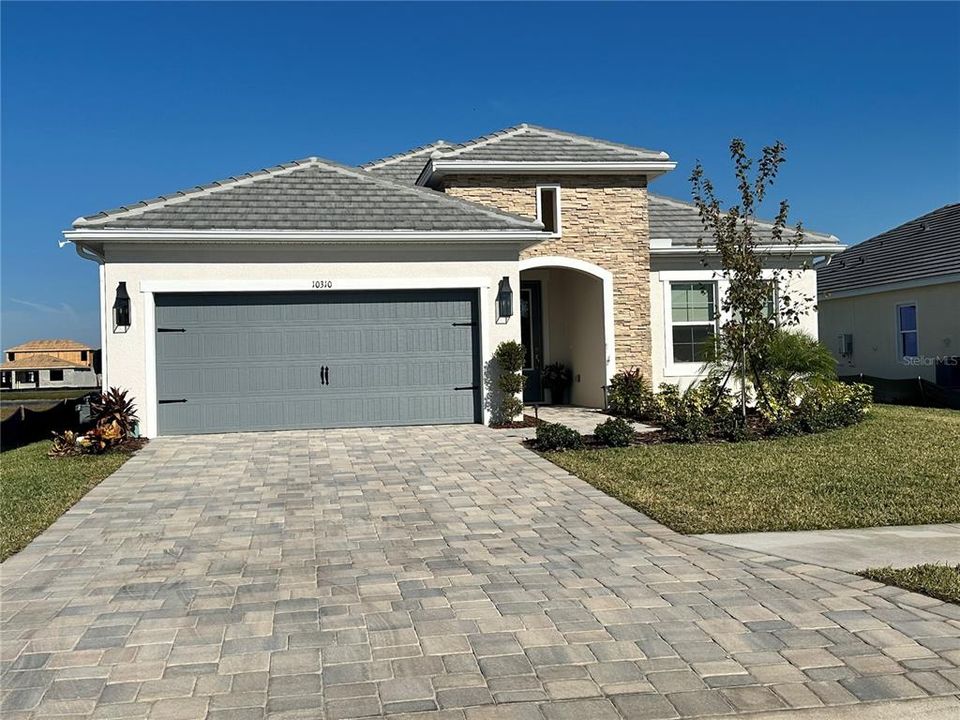 Recently Sold: $548,930 (3 beds, 2 baths, 2011 Square Feet)