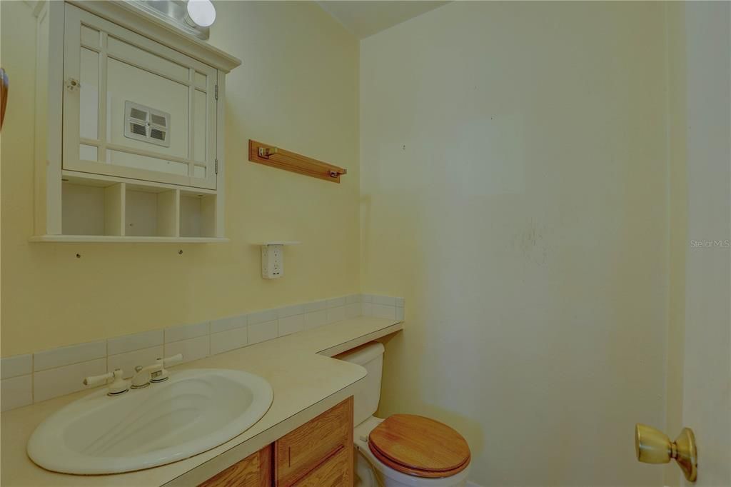 На продажу: $125,000 (2 спален, 1 ванн, 1125 Квадратных фут)