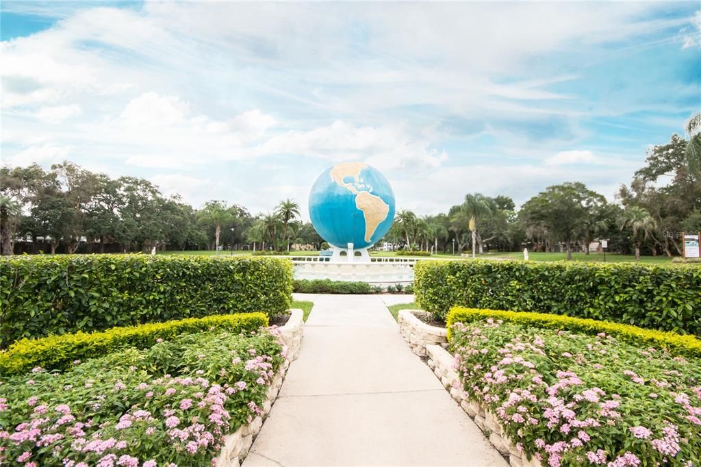 For Sale: $195,000 (2 beds, 2 baths, 1100 Square Feet)