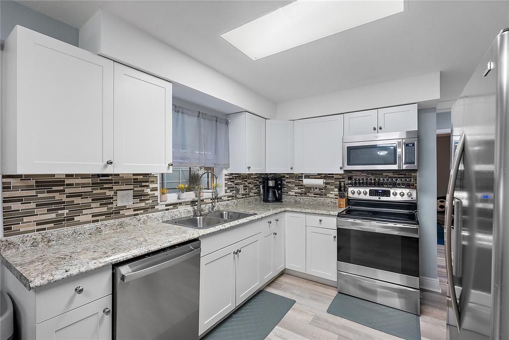 For Sale: $445,000 (3 beds, 2 baths, 1060 Square Feet)