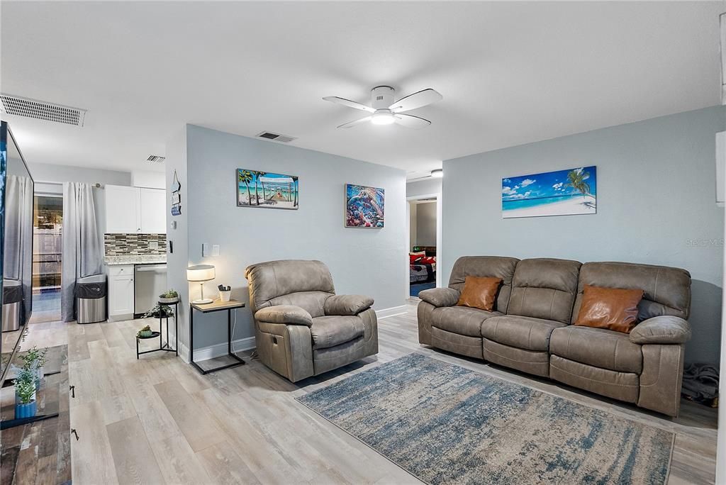 For Sale: $445,000 (3 beds, 2 baths, 1060 Square Feet)