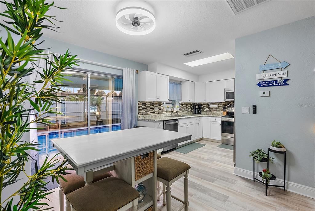 For Sale: $445,000 (3 beds, 2 baths, 1060 Square Feet)