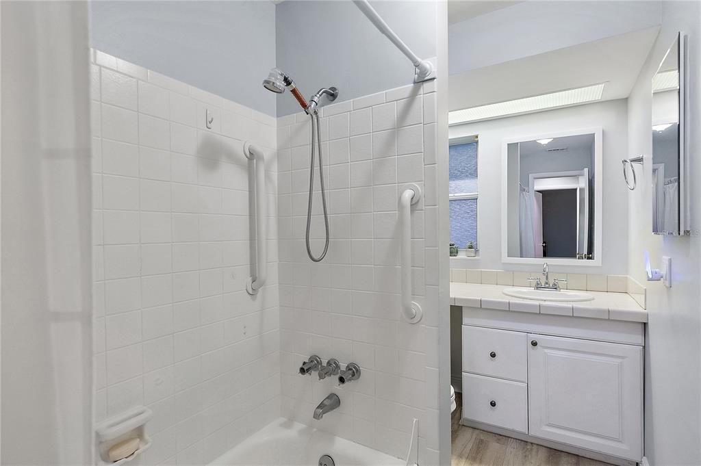 For Sale: $445,000 (3 beds, 2 baths, 1060 Square Feet)