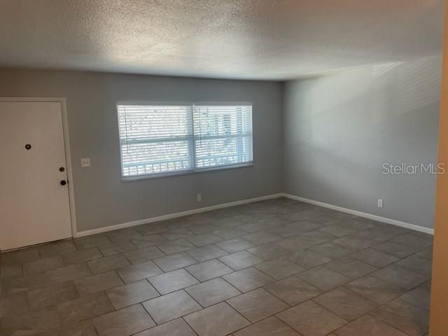 For Rent: $1,325 (1 beds, 1 baths, 770 Square Feet)