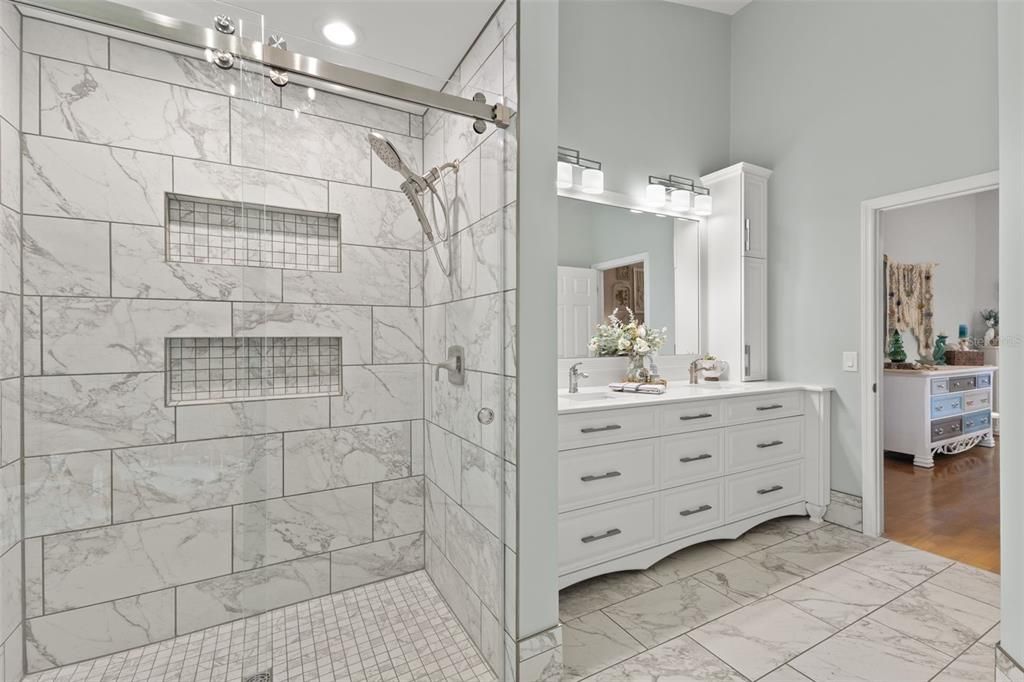 En Venta: $575,000 (3 camas, 2 baños, 2368 Pies cuadrados)