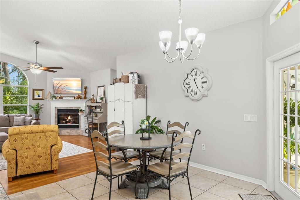 En Venta: $575,000 (3 camas, 2 baños, 2368 Pies cuadrados)