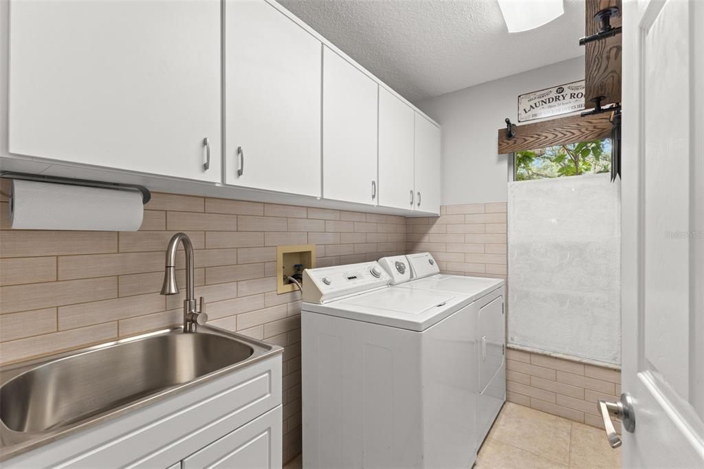 En Venta: $575,000 (3 camas, 2 baños, 2368 Pies cuadrados)