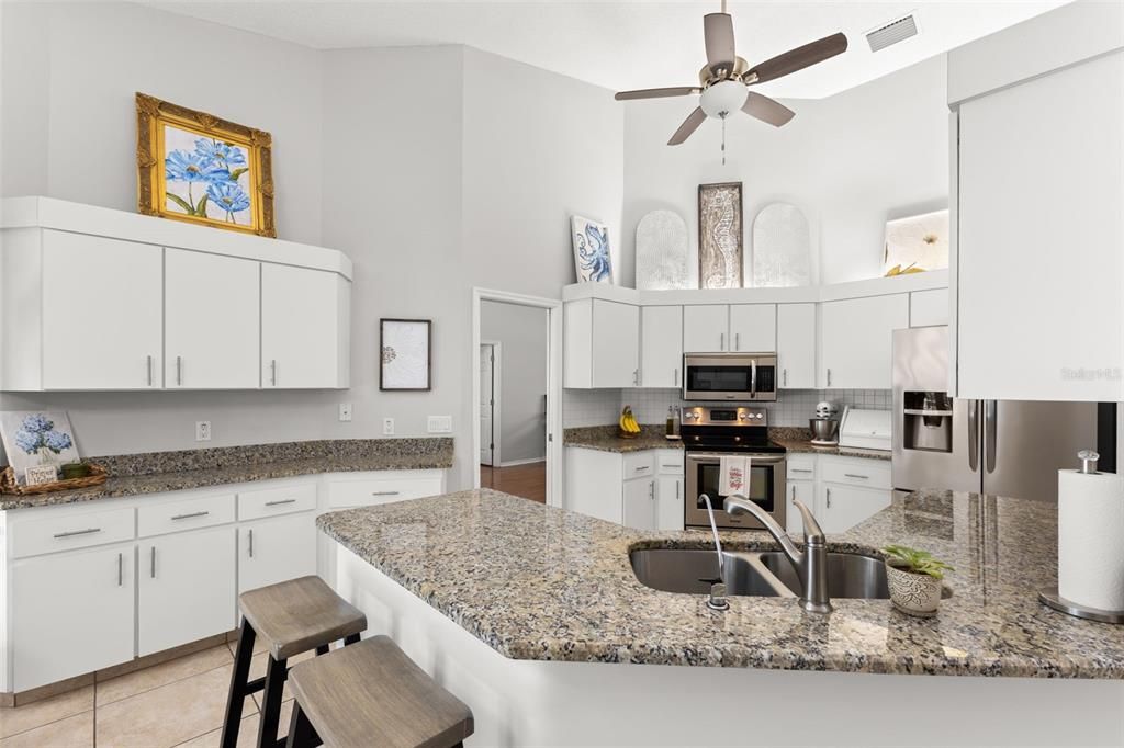 En Venta: $575,000 (3 camas, 2 baños, 2368 Pies cuadrados)