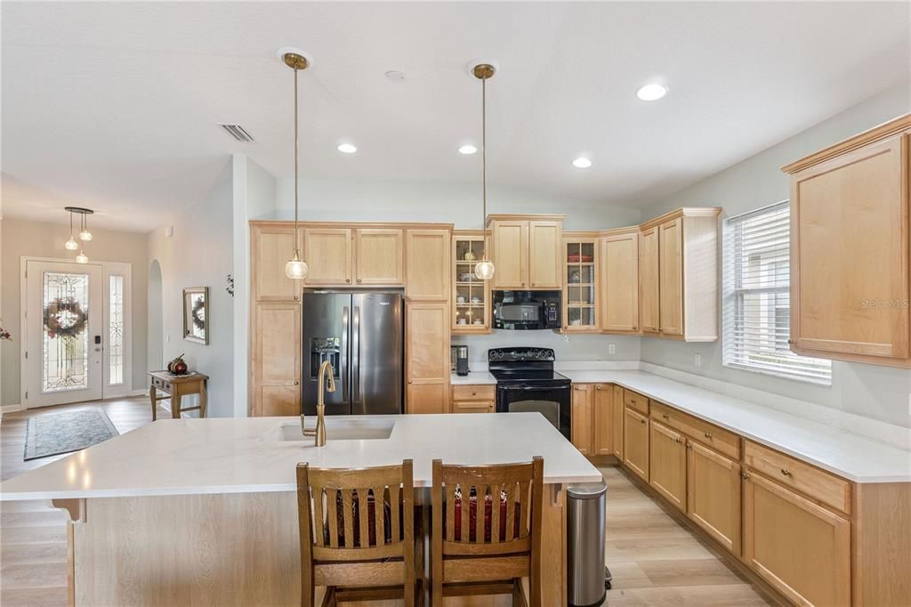 En Venta: $524,999 (3 camas, 2 baños, 2101 Pies cuadrados)