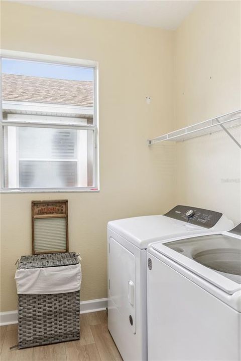 En Venta: $524,999 (3 camas, 2 baños, 2101 Pies cuadrados)