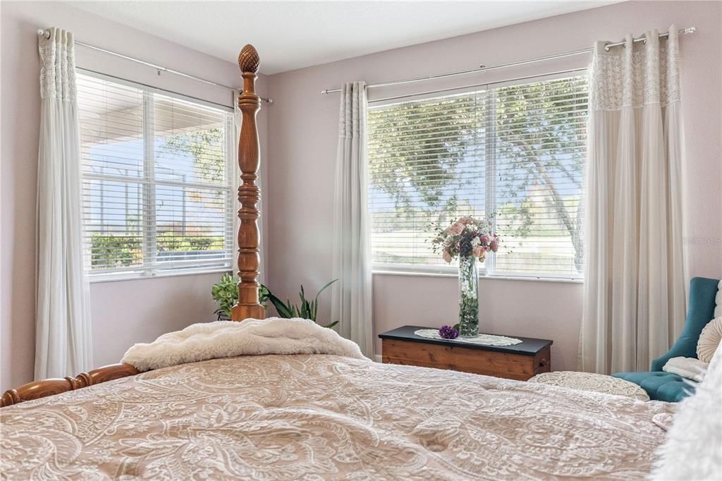 En Venta: $524,999 (3 camas, 2 baños, 2101 Pies cuadrados)