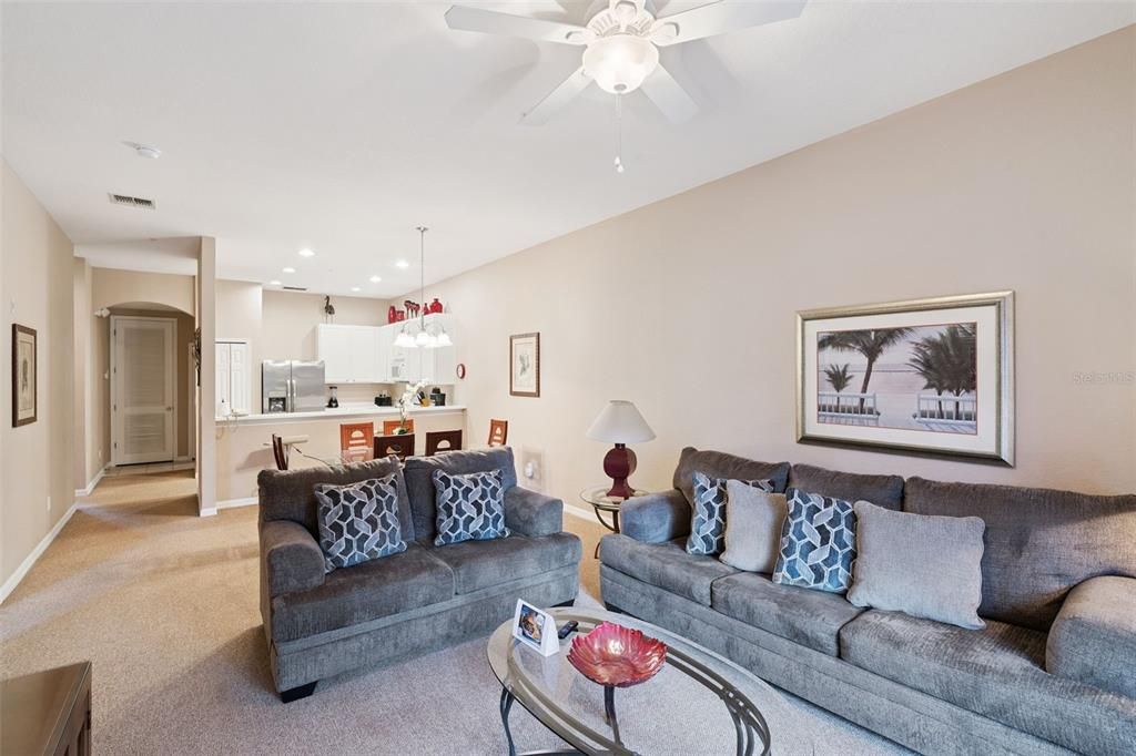 For Sale: $178,000 (2 beds, 2 baths, 1173 Square Feet)