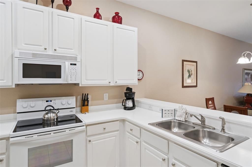 For Sale: $178,000 (2 beds, 2 baths, 1173 Square Feet)