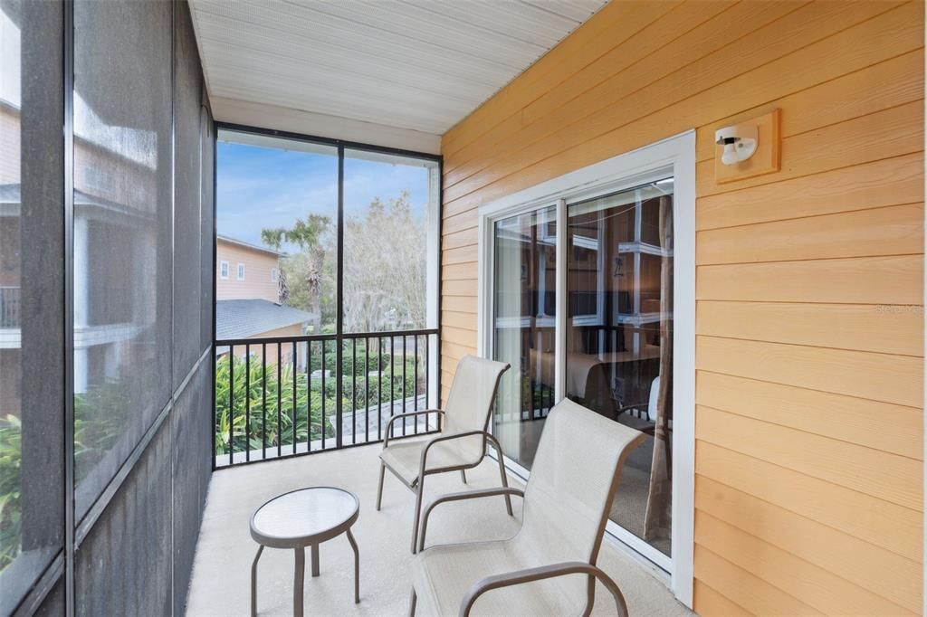 For Sale: $178,000 (2 beds, 2 baths, 1173 Square Feet)