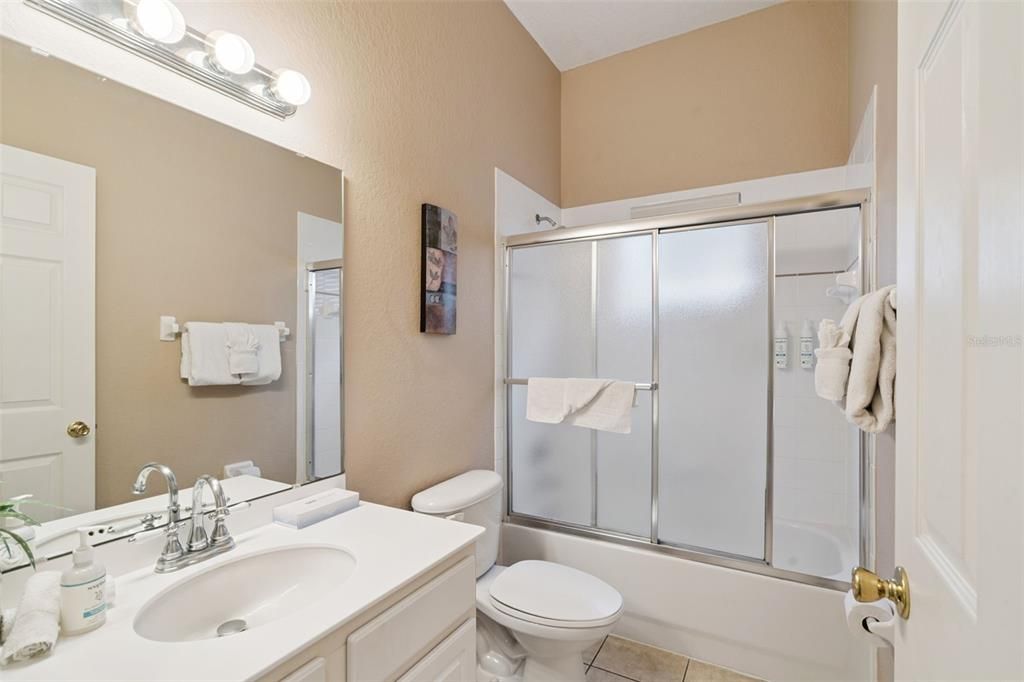 For Sale: $178,000 (2 beds, 2 baths, 1173 Square Feet)
