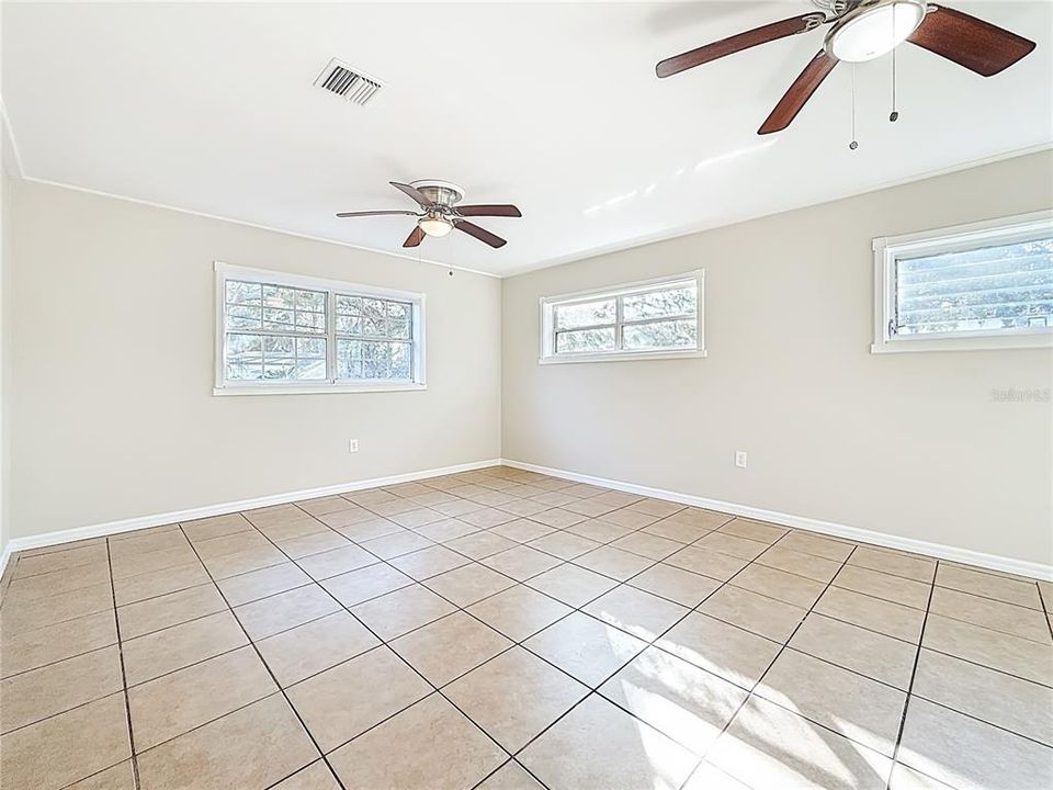 For Sale: $245,000 (3 beds, 2 baths, 1260 Square Feet)