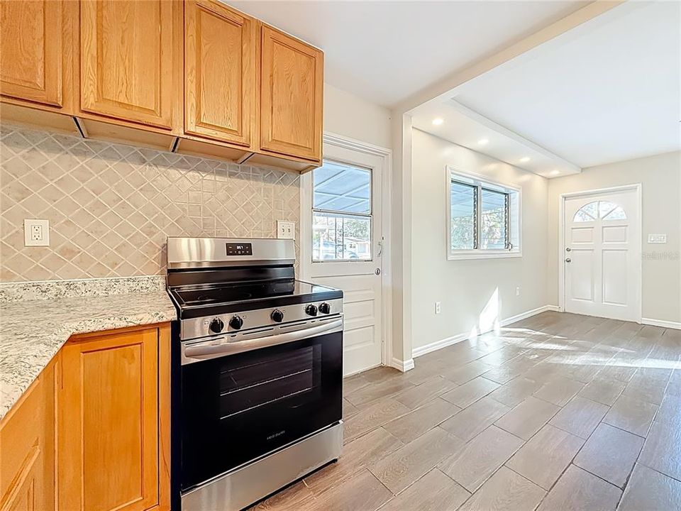 For Sale: $245,000 (3 beds, 2 baths, 1260 Square Feet)