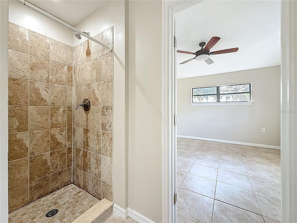 For Sale: $245,000 (3 beds, 2 baths, 1260 Square Feet)