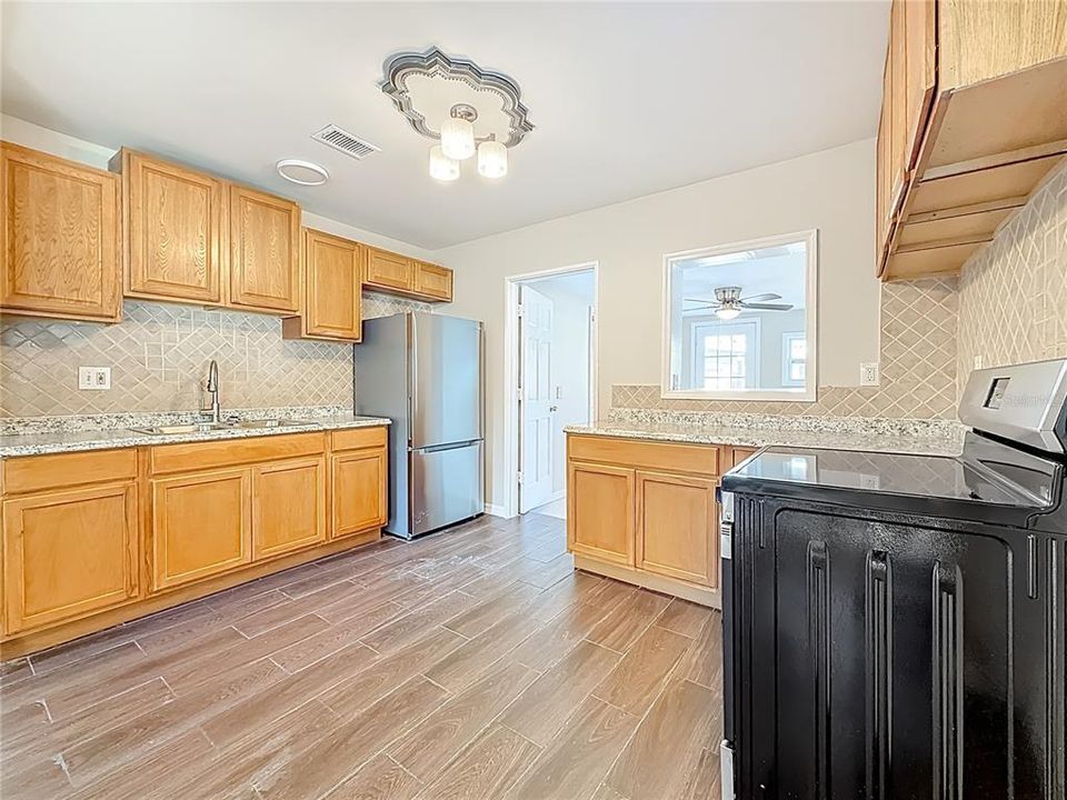 For Sale: $245,000 (3 beds, 2 baths, 1260 Square Feet)