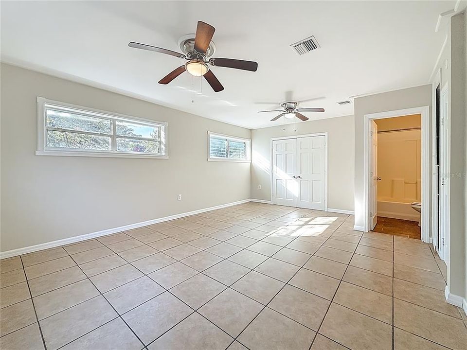 For Sale: $245,000 (3 beds, 2 baths, 1260 Square Feet)