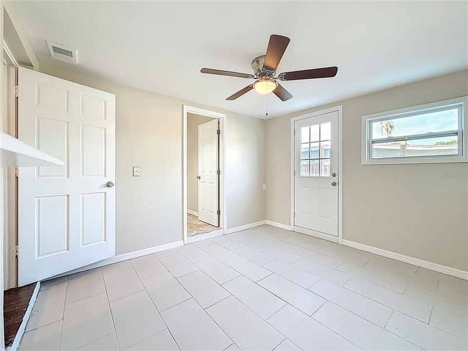 For Sale: $245,000 (3 beds, 2 baths, 1260 Square Feet)