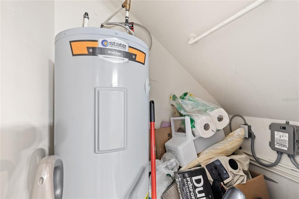 На продажу: $250,000 (2 спален, 2 ванн, 1328 Квадратных фут)