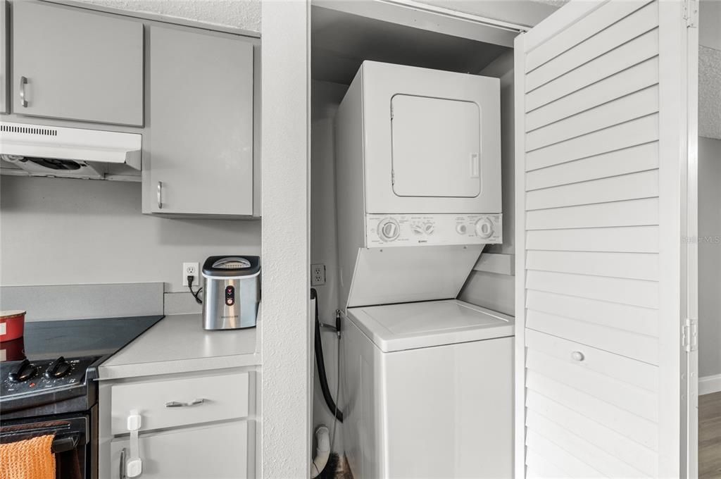 На продажу: $250,000 (2 спален, 2 ванн, 1328 Квадратных фут)