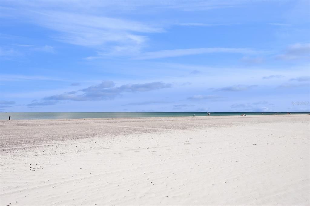 For Rent: $8,500 (2 beds, 2 baths, 1455 Square Feet)