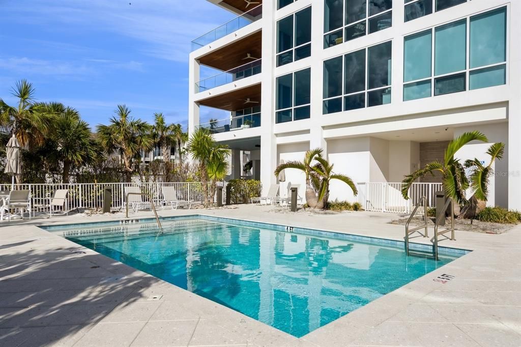 For Rent: $8,500 (2 beds, 2 baths, 1455 Square Feet)