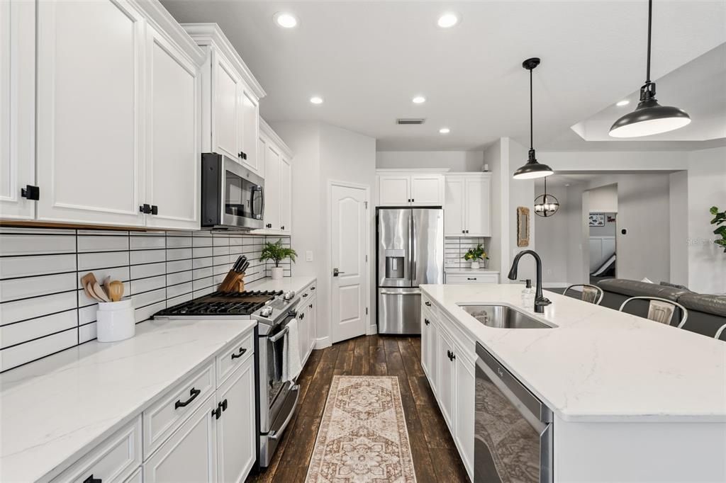 For Sale: $530,000 (3 beds, 2 baths, 2237 Square Feet)