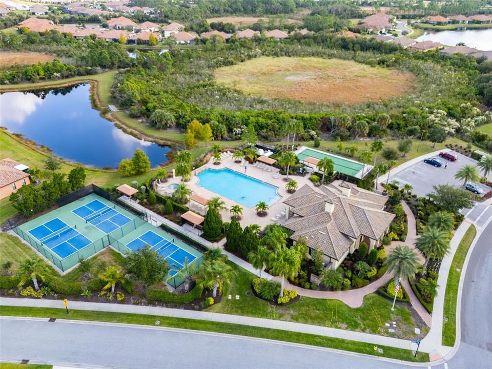 For Sale: $530,000 (3 beds, 2 baths, 2237 Square Feet)