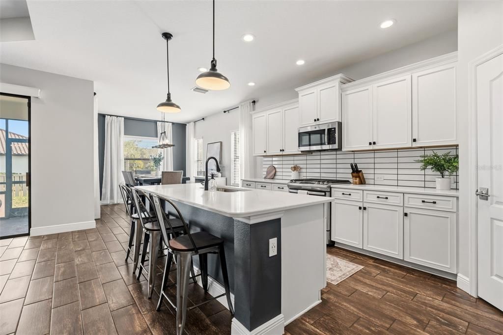 For Sale: $530,000 (3 beds, 2 baths, 2237 Square Feet)